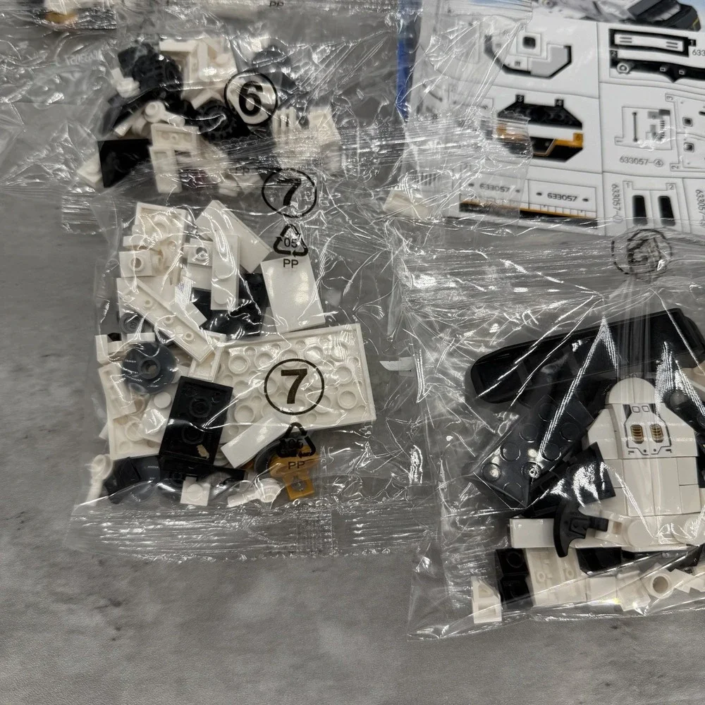 Space Shuttle 12in1 Interlocking Blocks Set Building Blocks 586 Pieces *Complete